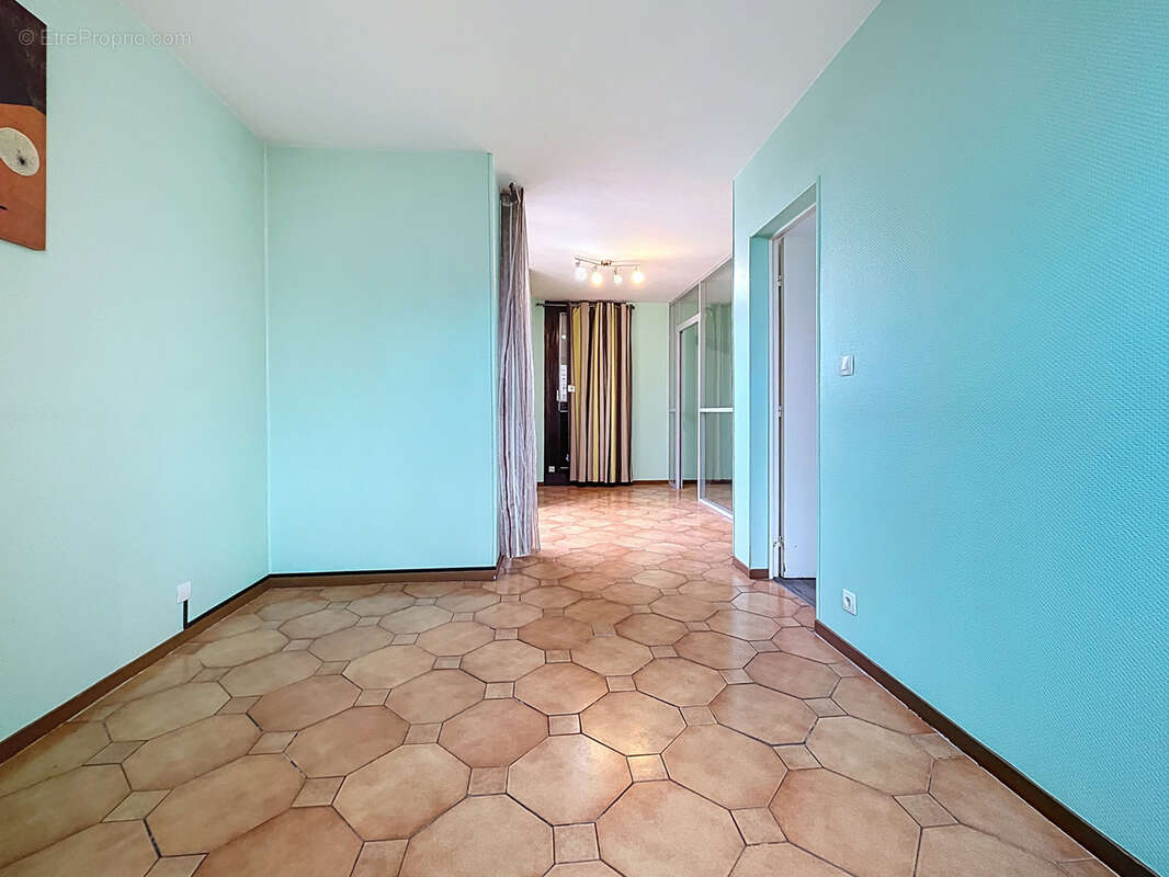 Appartement à CHENOVE