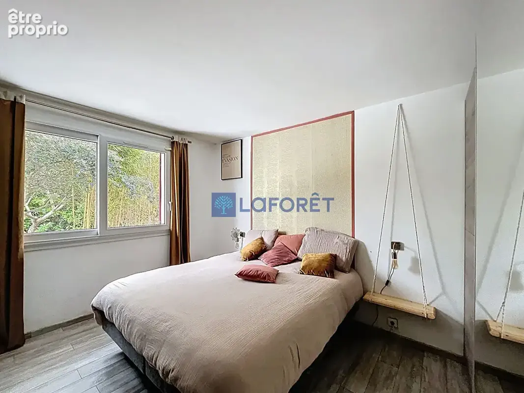 Maison 6 pièces 4 chambres - Quartier des fleurs - SAINT-PIERRE-DU-PERRAY - photo 10