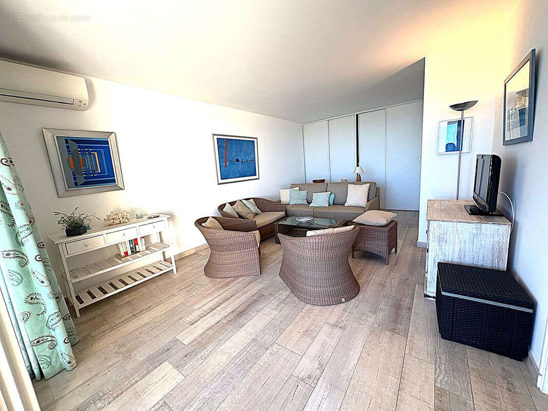 Appartement à COGOLIN