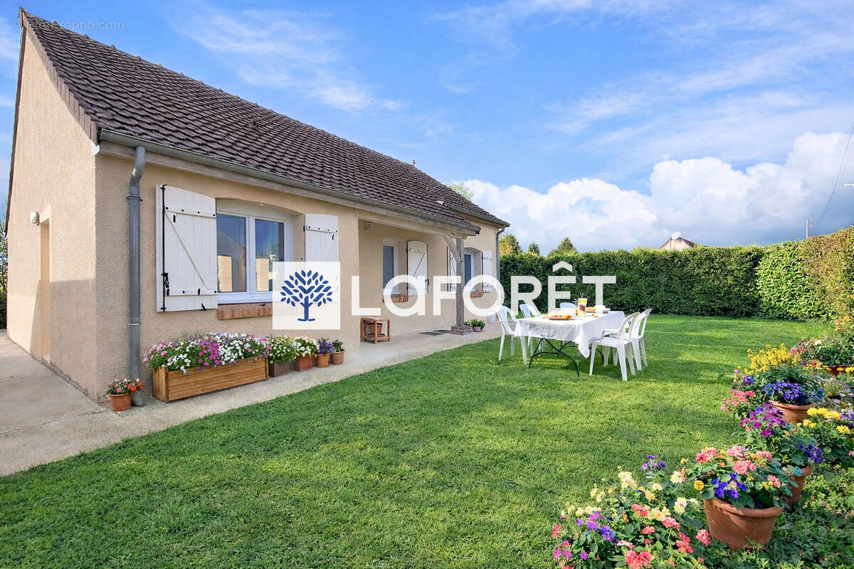 Maison à JOUY-LE-CHATEL