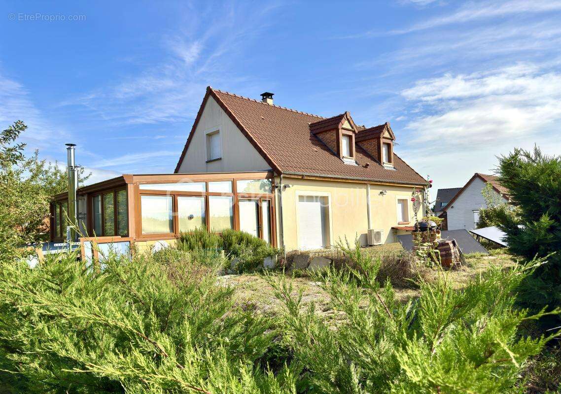 Maison à SAINT-JEAN-LES-DEUX-JUMEAUX