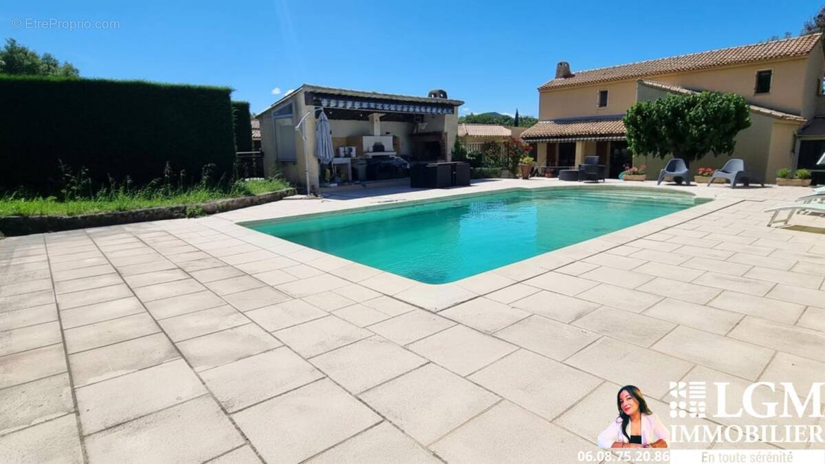 Maison à VERNEGUES