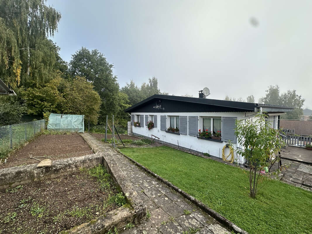 Maison à ETIVAL-CLAIREFONTAINE