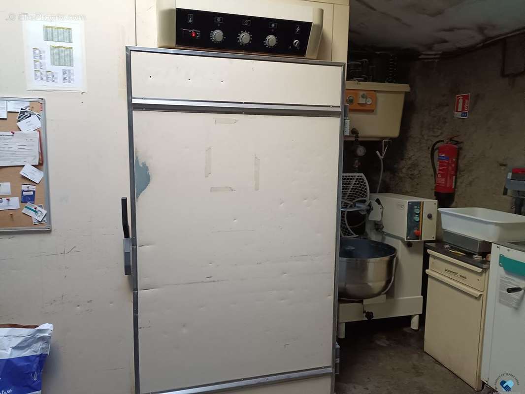 Commerce à GIROUSSENS