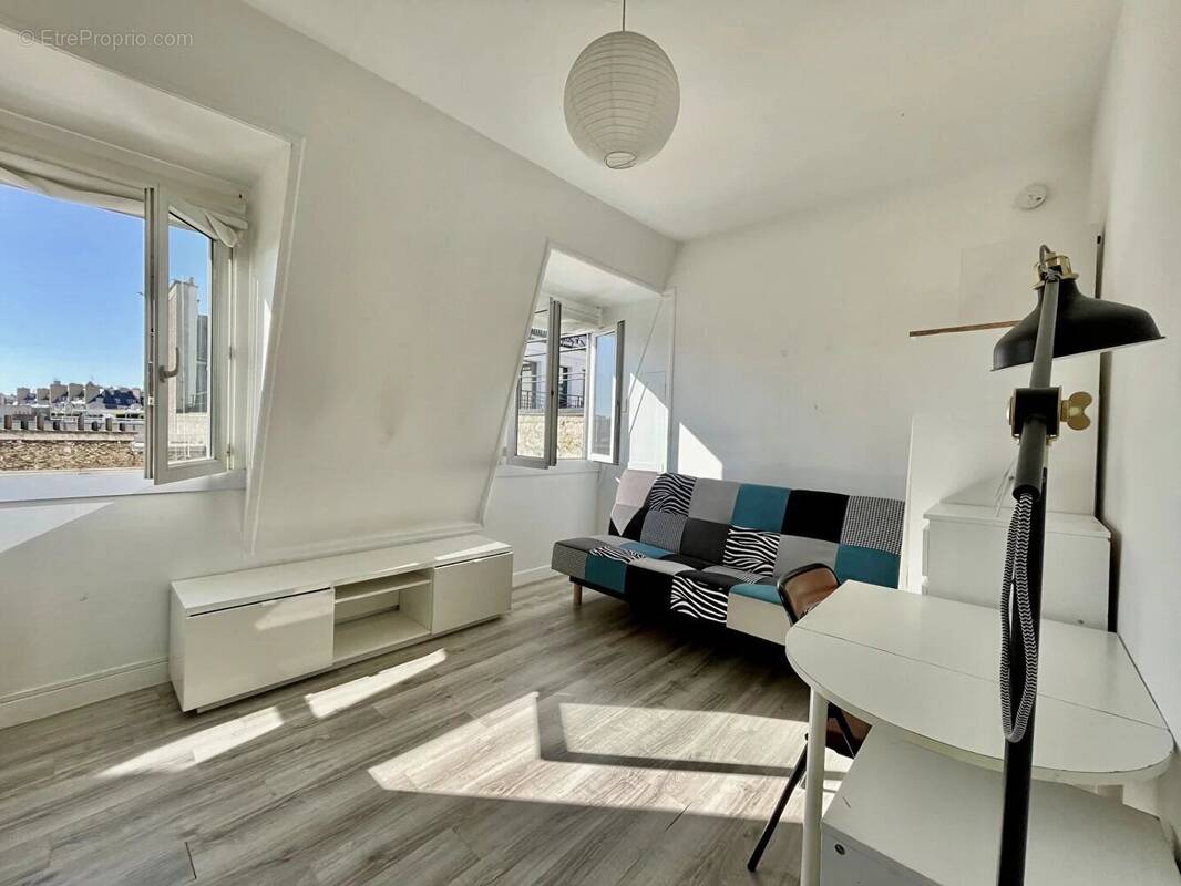 Appartement à PARIS-8E