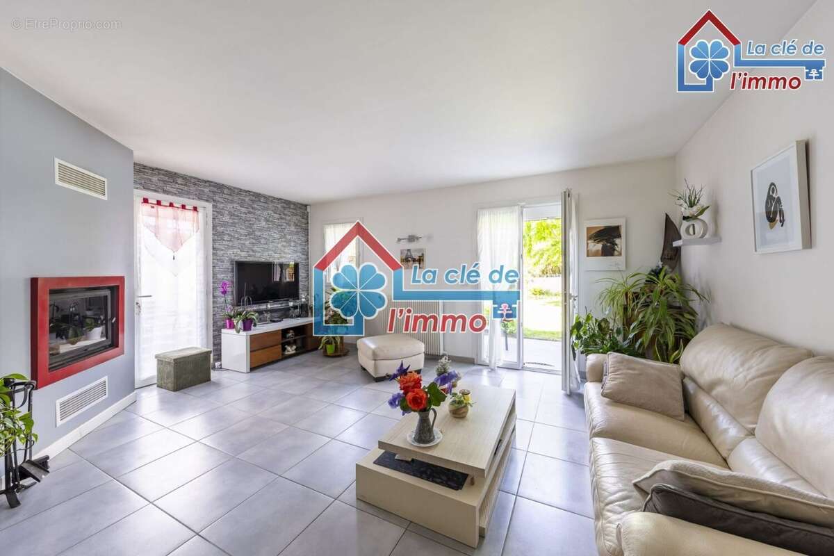 Maison à MOISSY-CRAMAYEL
