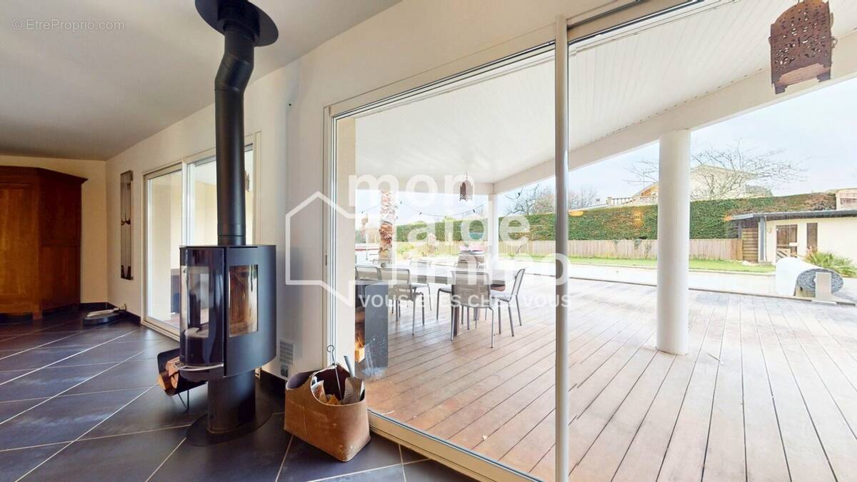 Maison à FARGUES-SAINT-HILAIRE