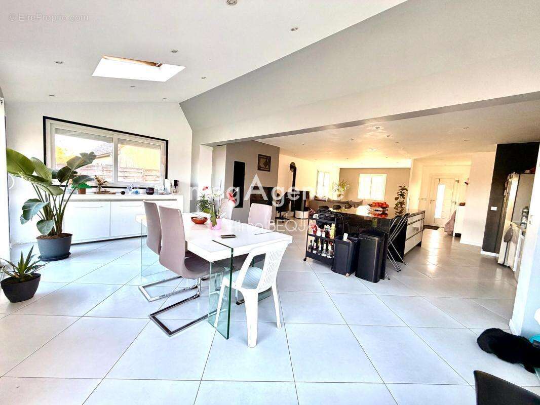 Maison à EGRISELLES-LE-BOCAGE