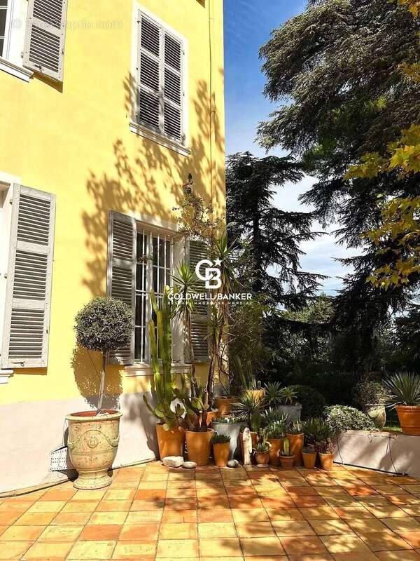 Appartement à LA CRAU