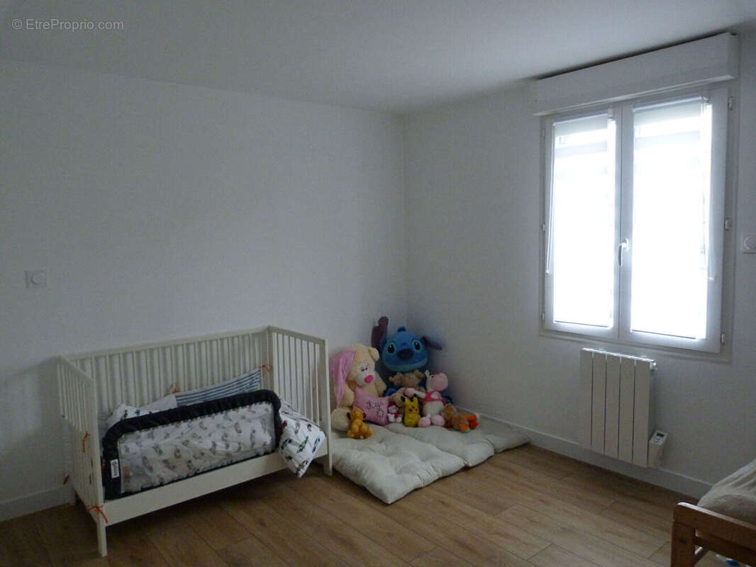 Maison à QUELAINES-SAINT-GAULT