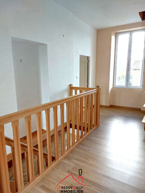 Maison à SAINT-VARENT