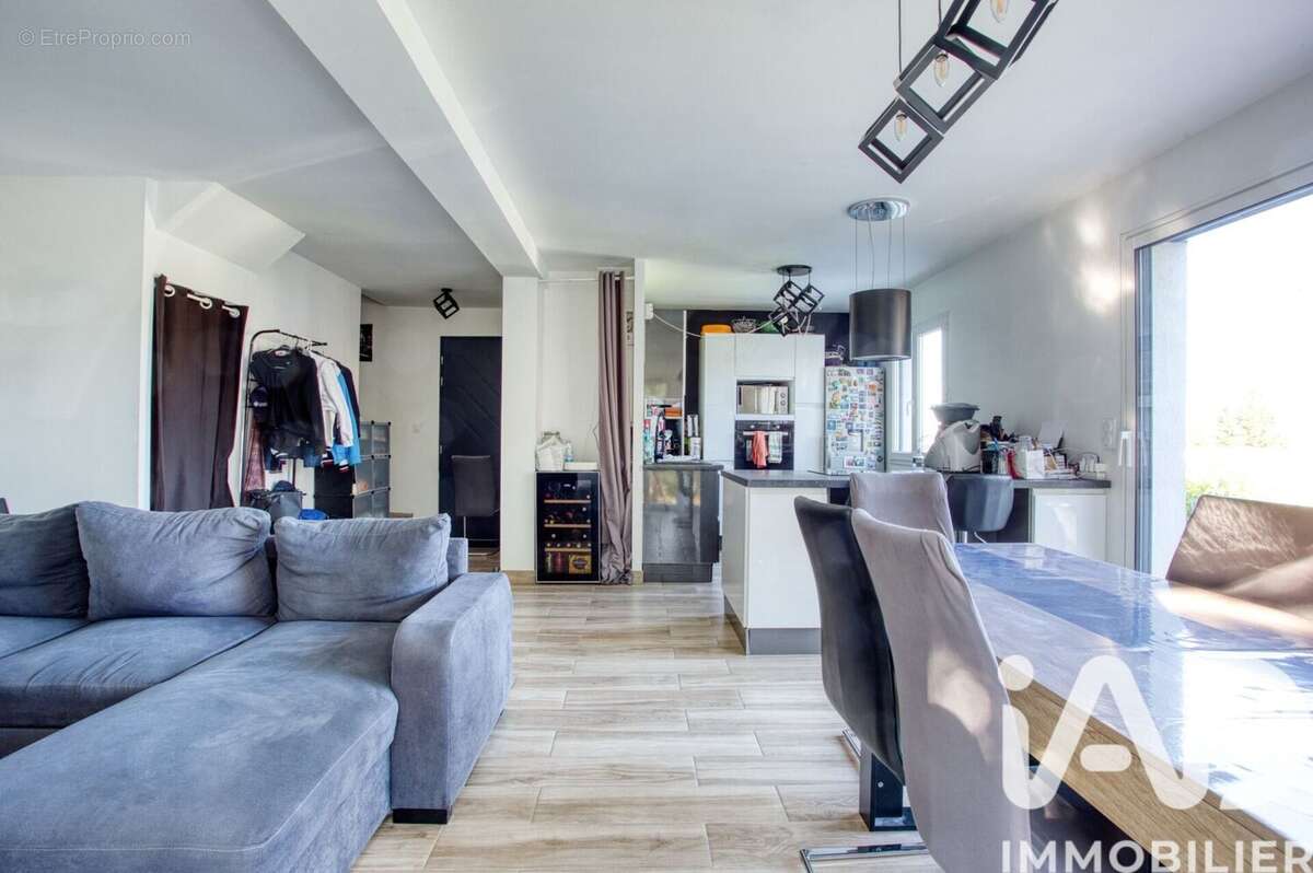 Photo 4 - Maison à ROQUEBRUNE-SUR-ARGENS