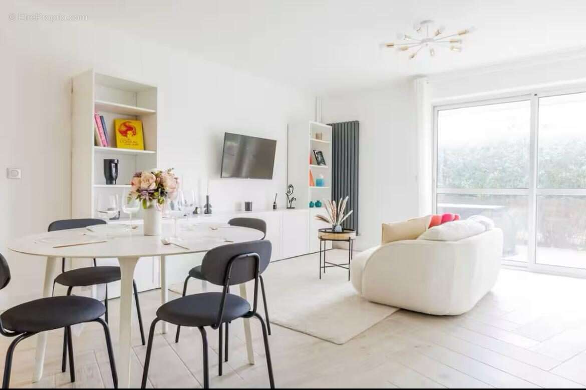 Appartement à NEUILLY-SUR-SEINE