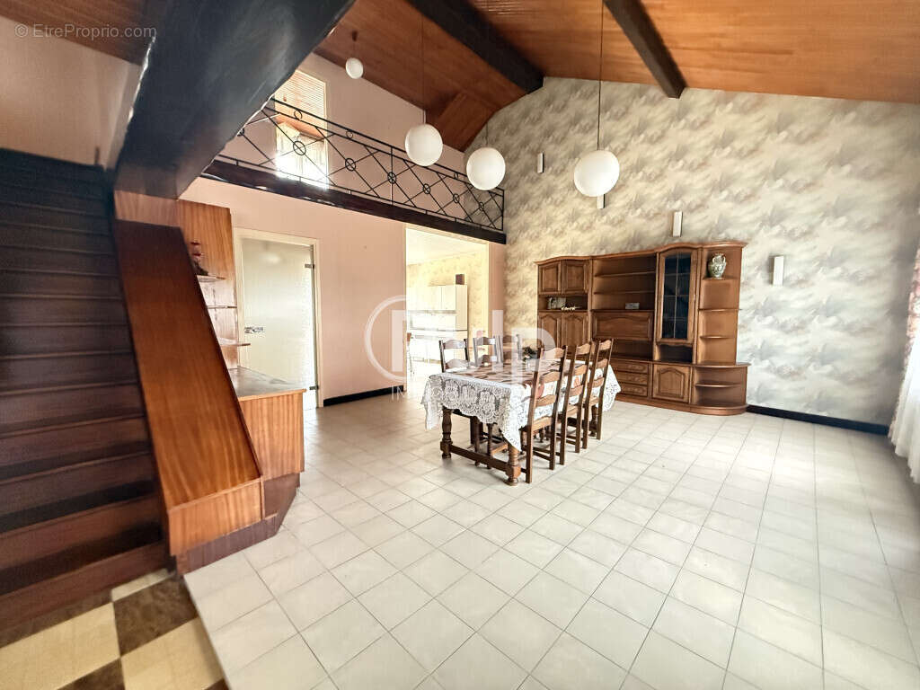 Superbe maison de caractère des années 50 à Hénin-Beaumont - photo 3