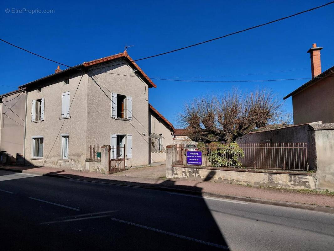 Photo 1 - Maison à POUILLY-SOUS-CHARLIEU