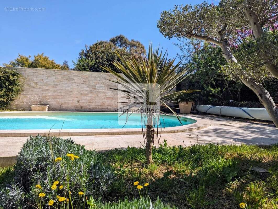 Maison à BAGNOLS-SUR-CEZE