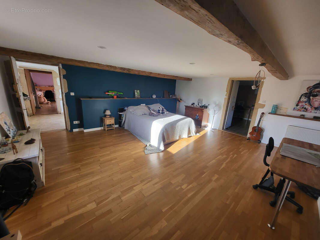 Maison à SAINT-DENIS-DE-CABANNE