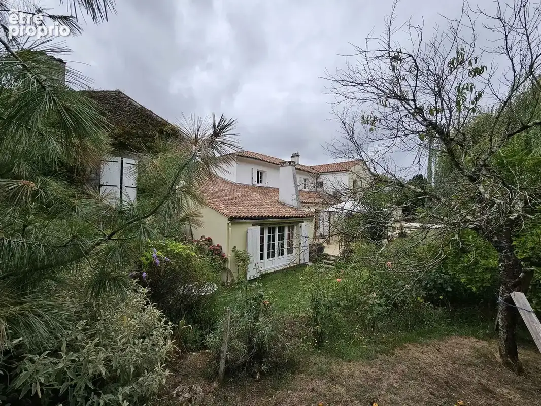 Vaste demeure avec piscine à 10 minutes de Saintes - photo 3