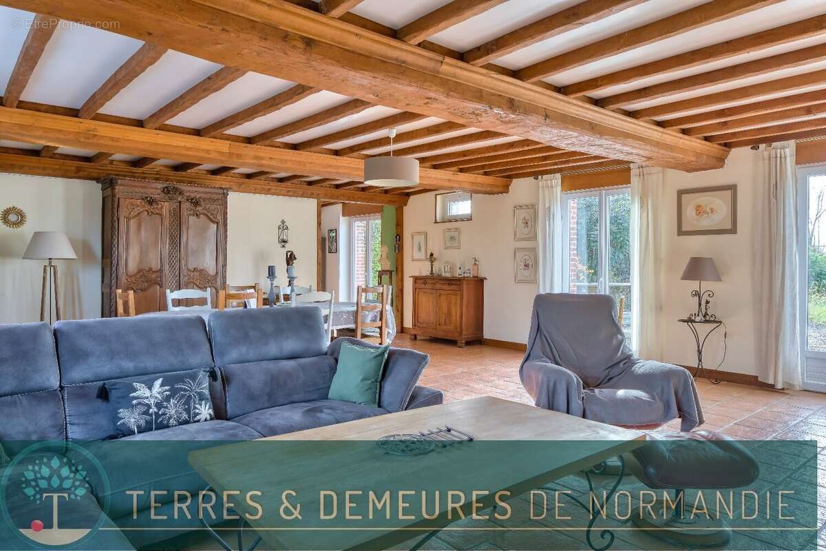 Ensemble immobilier de 383m² sur son parc de 1.2 hectare en Normandie, 76. - photo 3