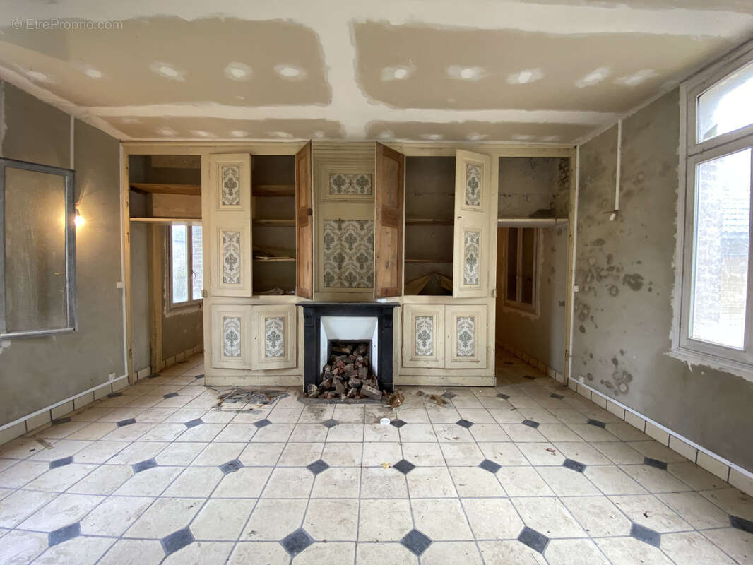 Maison à ESTREES-LES-CRECY