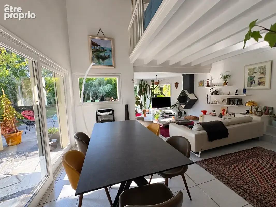 Maison T7 de 135.47 m2 avec piscine et annexes sur terrain de 1053 m2, 07500 GUILHERAND-GRANGES - photo 7
