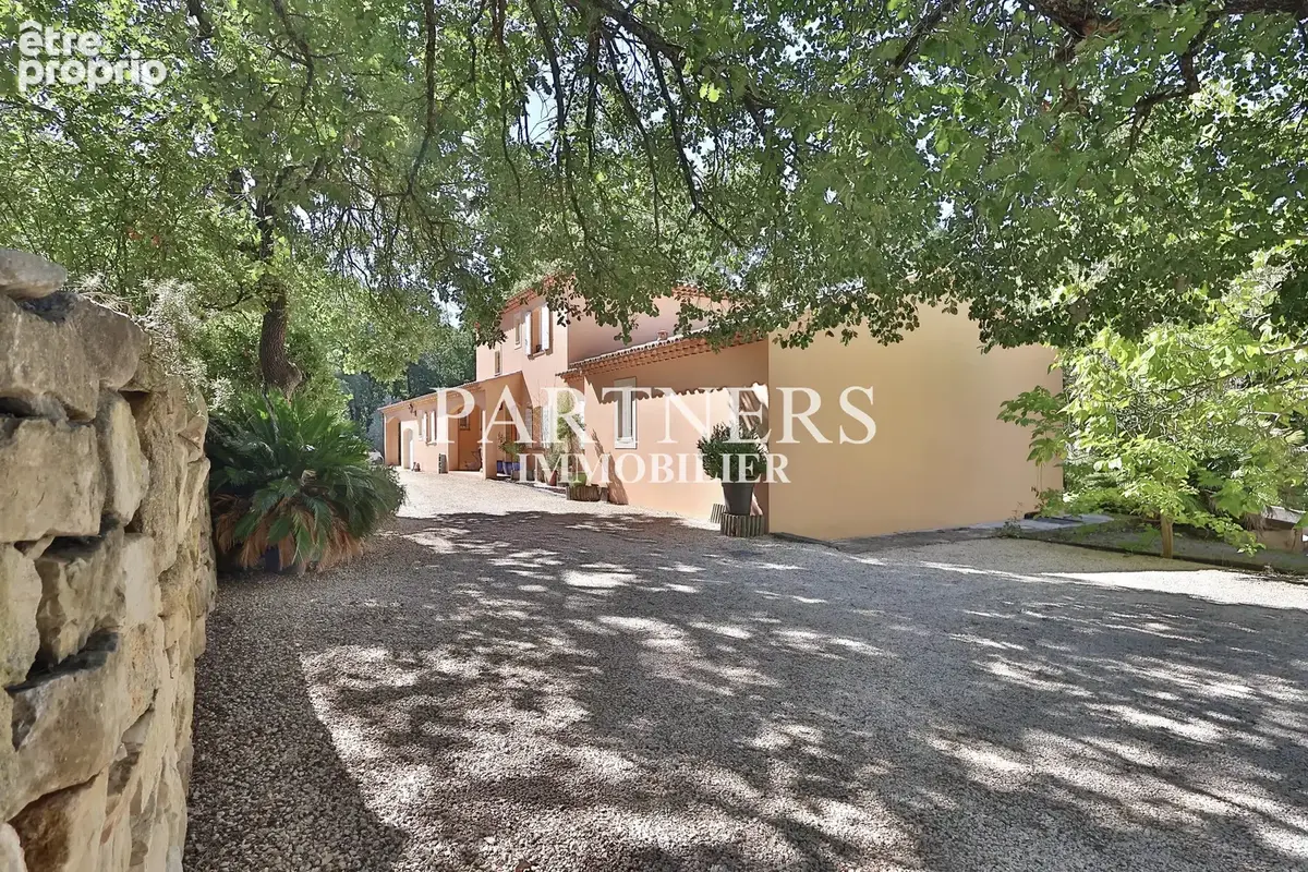 Maison 6 pièces 225 m² à vendre à Trets (13530) - photo 5