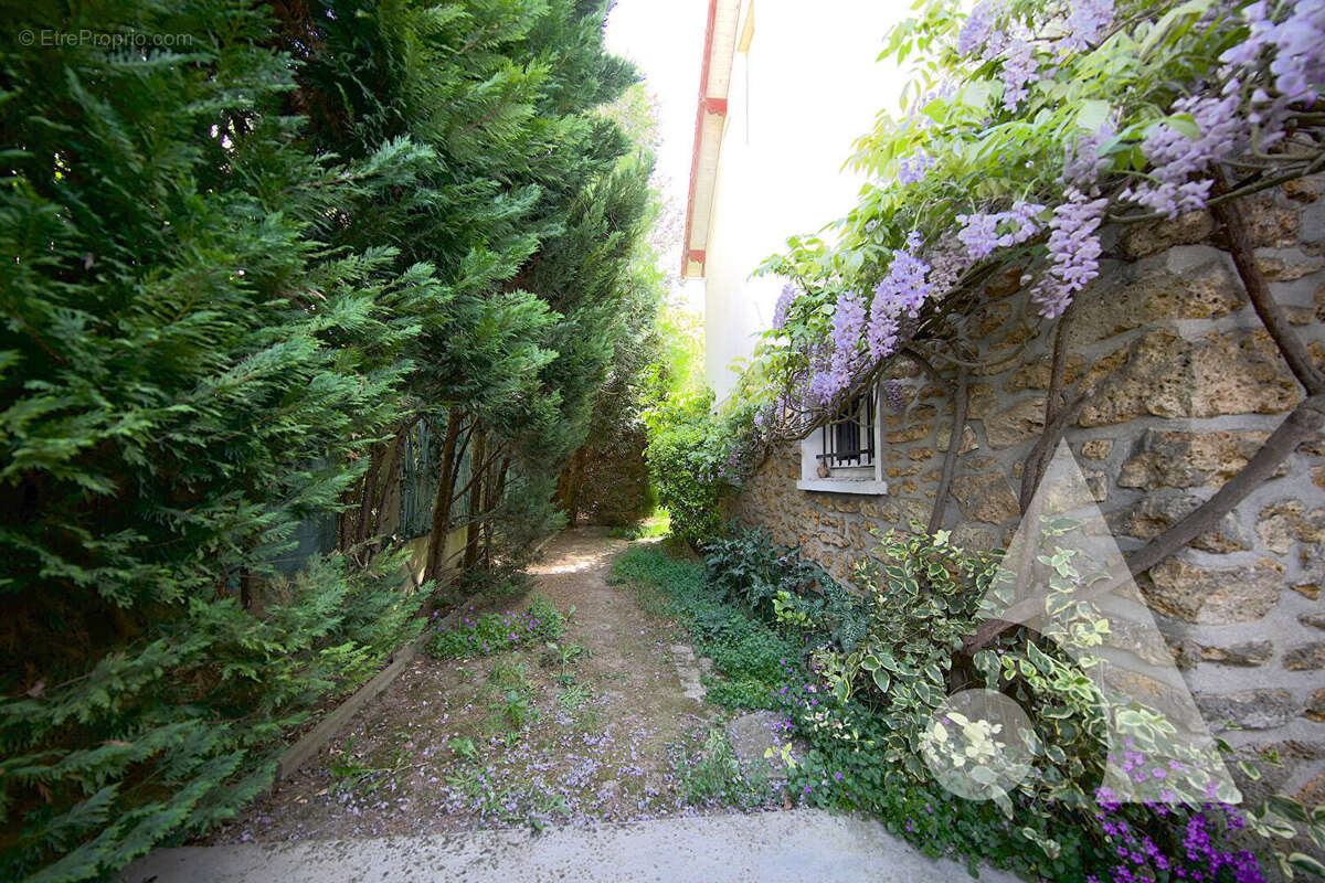 Maison à CORBEIL-ESSONNES