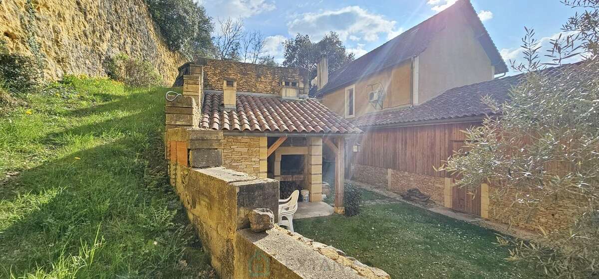 Maison à CARSAC-AILLAC