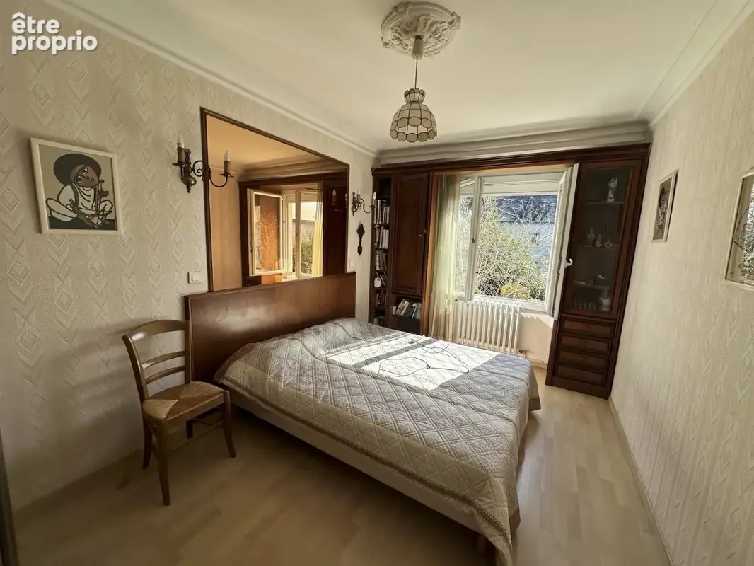 Maison à vendre 4 CHAMBRES, BEAU TERRAIN, AVRILLE (49), proche commerces et transports - photo 6
