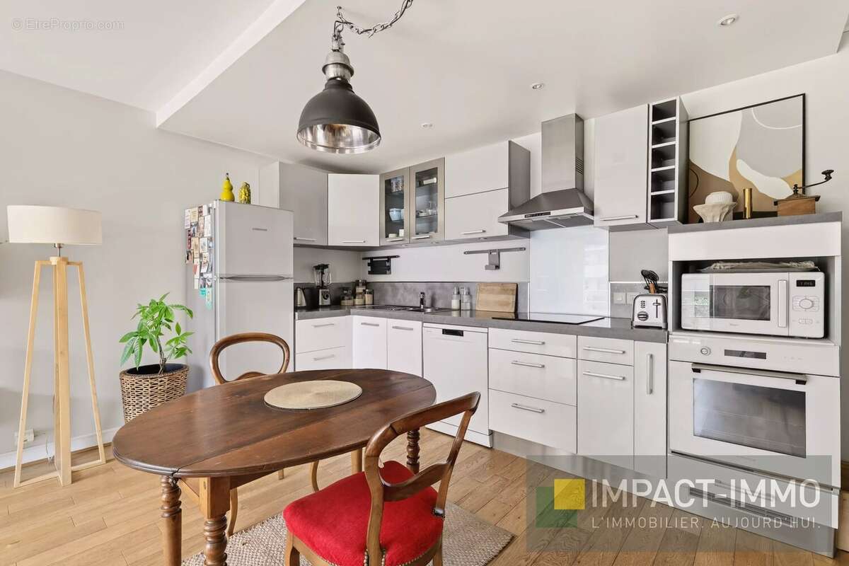 Appartement à COURBEVOIE