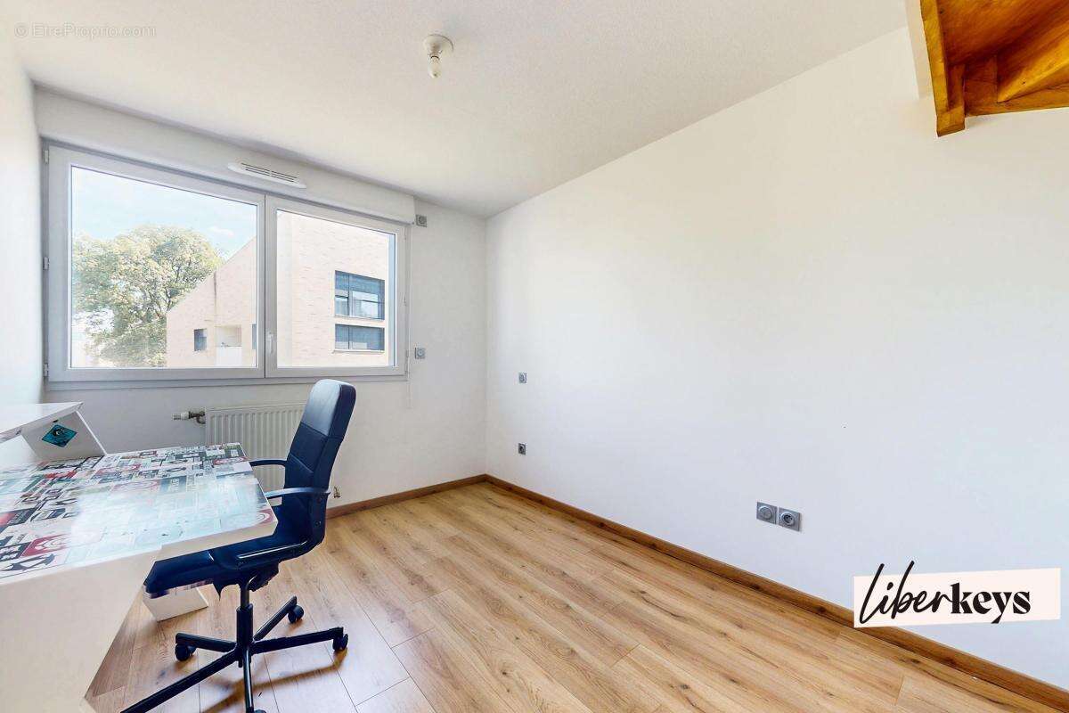 Superbe Duplex T5 avec Loggia Terrasse Parking - 104 m² - Saint-Orens-de-Gameville - photo 6
