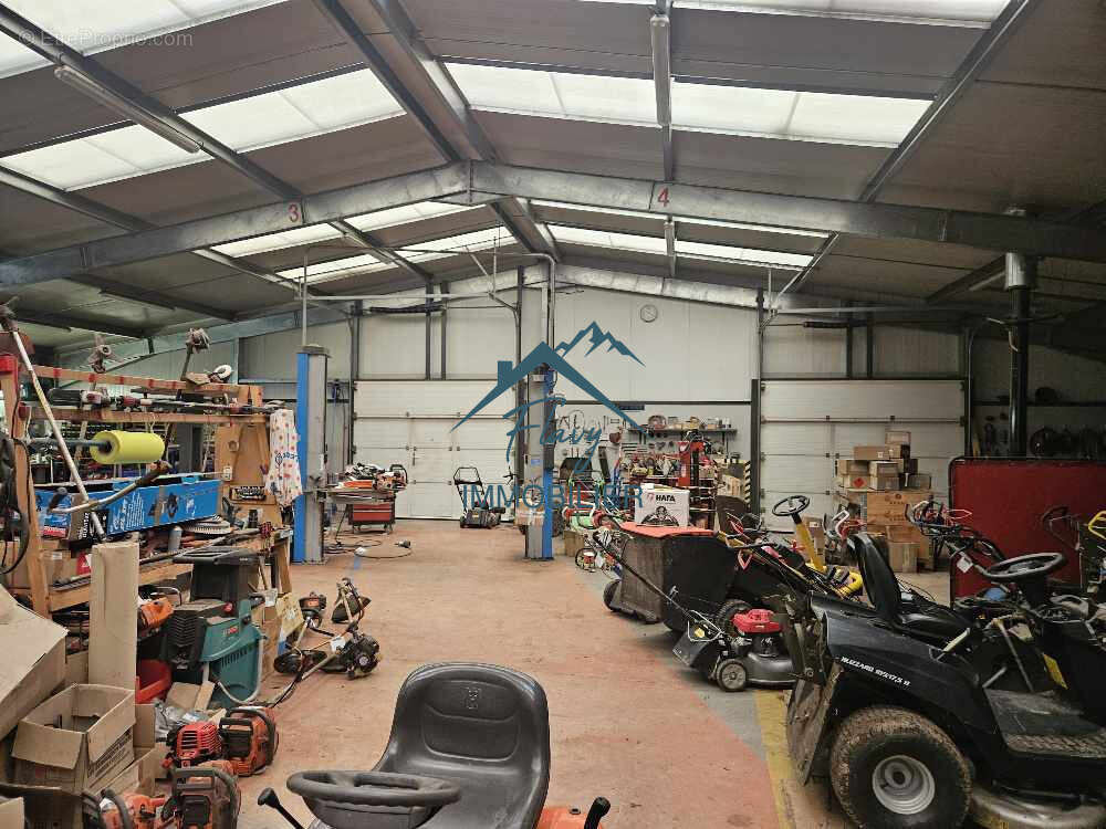 Commerce à LEPANGES-SUR-VOLOGNE