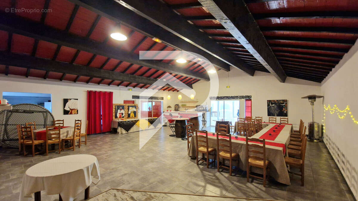 Commerce à SAINT-LAURENT-D&#039;AIGOUZE