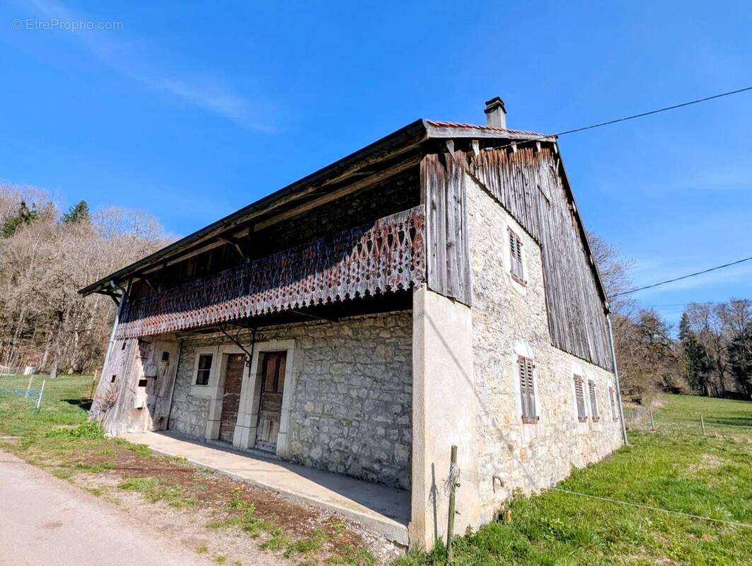 Maison à BOGEVE