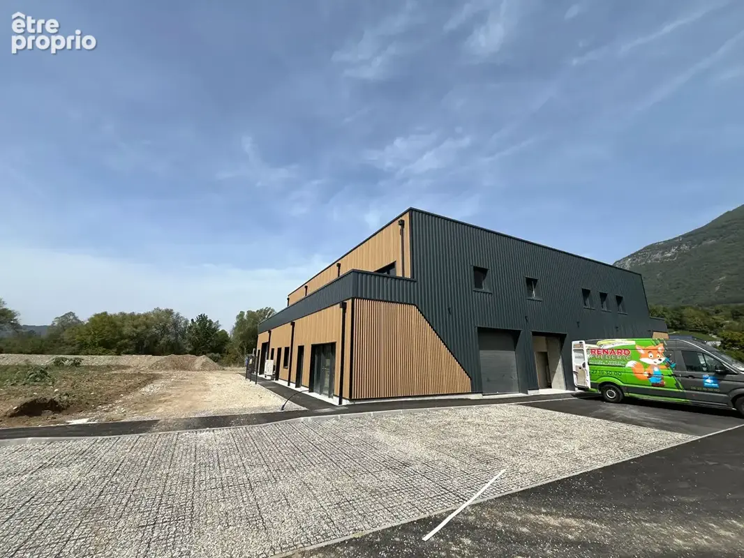 Locaux d'activité à Chignin de 60 à 300 m2 idéalement situés - photo 7