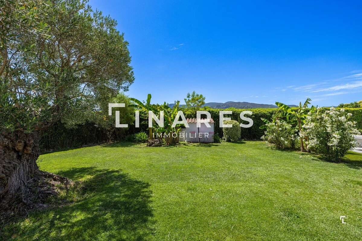 LIGNES D'EXCEPTION - Villa Plain Pied T5 de 172m2 - Piscine sel chauffée -  Terrain 1400m2 - 13011 Marseille - photo 2