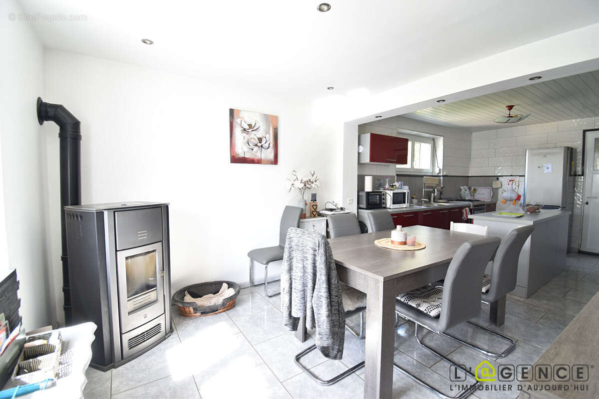 Maison à SAINT-LEONARD