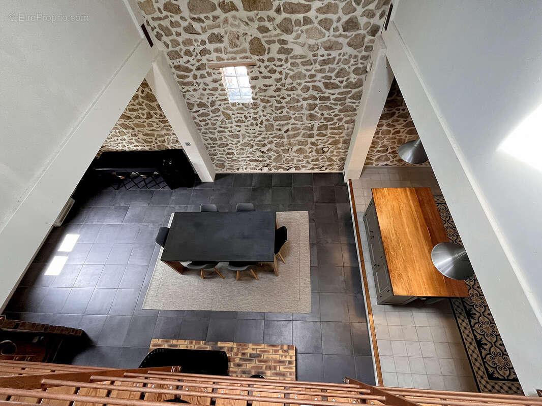 207 m2 au coeur du village avec terrasse et garage - photo 9