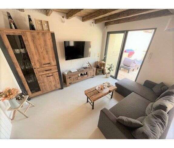 Maison à MONTANAY