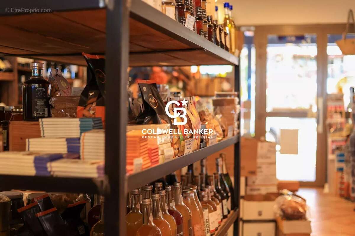 Commerce à RAYOL-CANADEL-SUR-MER