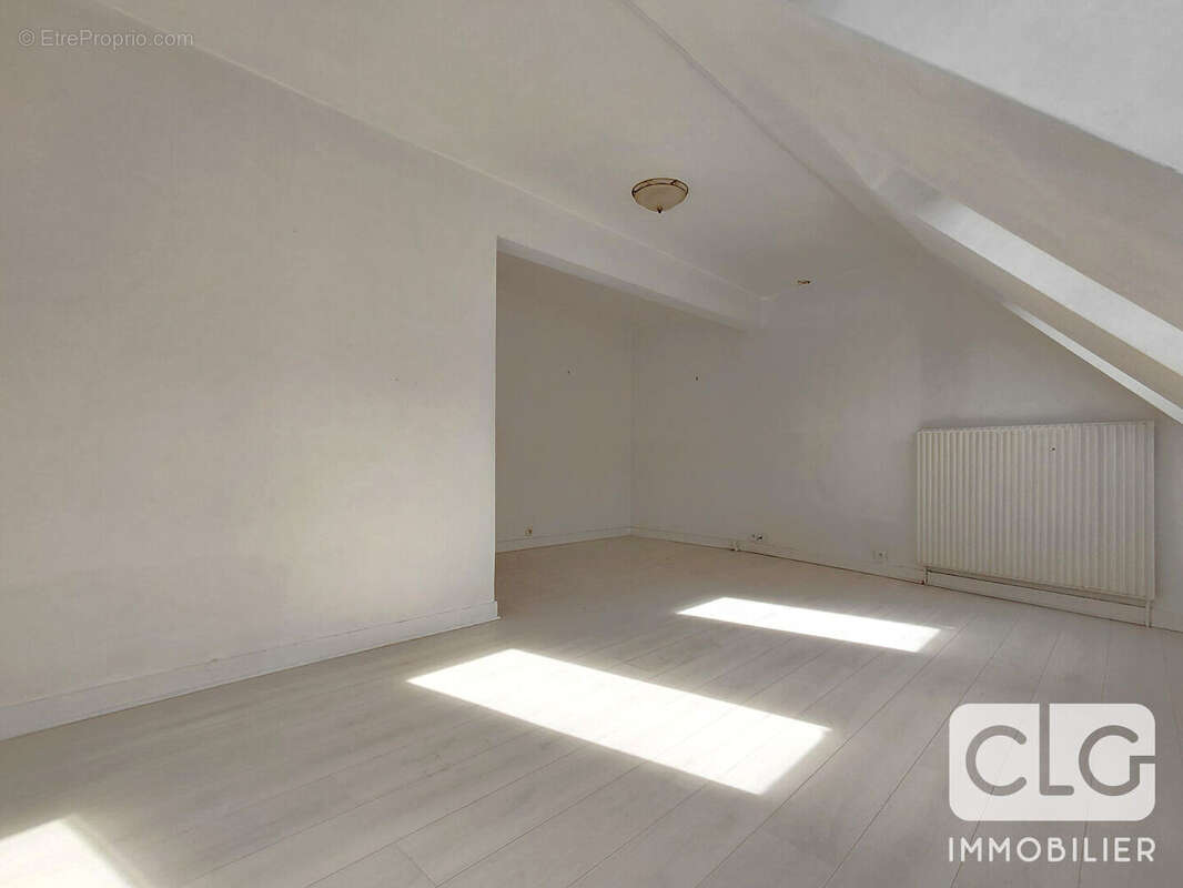 STUDIO - 35.48 Oou 43.88 m² au sol - photo 2
