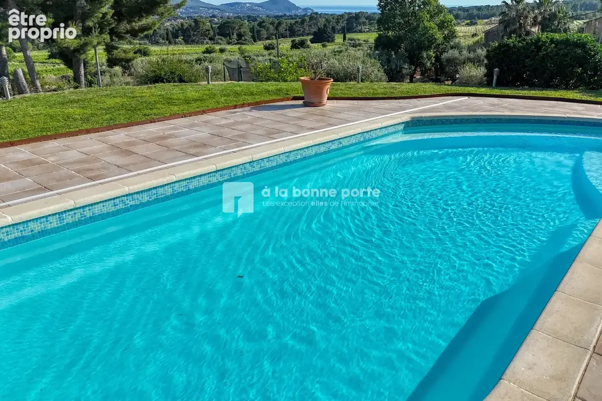 Maison 6 pièces 190 m² à vendre à La Cadiere-D'azur (83740) - photo 4