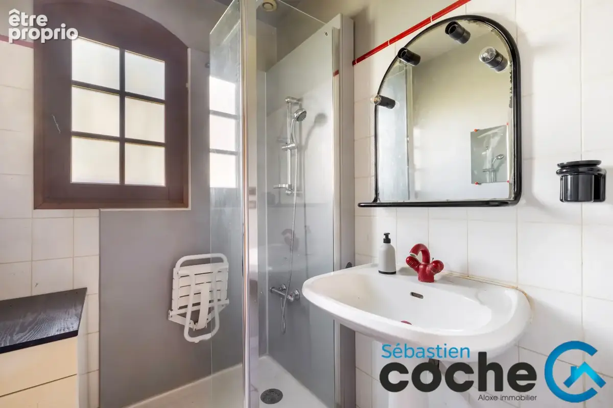 Exclusivité Chassieu - Villa 121m2 avec garage 50m2  sur parcelle 1000m2 - photo 11