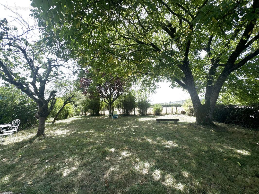 Maison à VAULT-DE-LUGNY