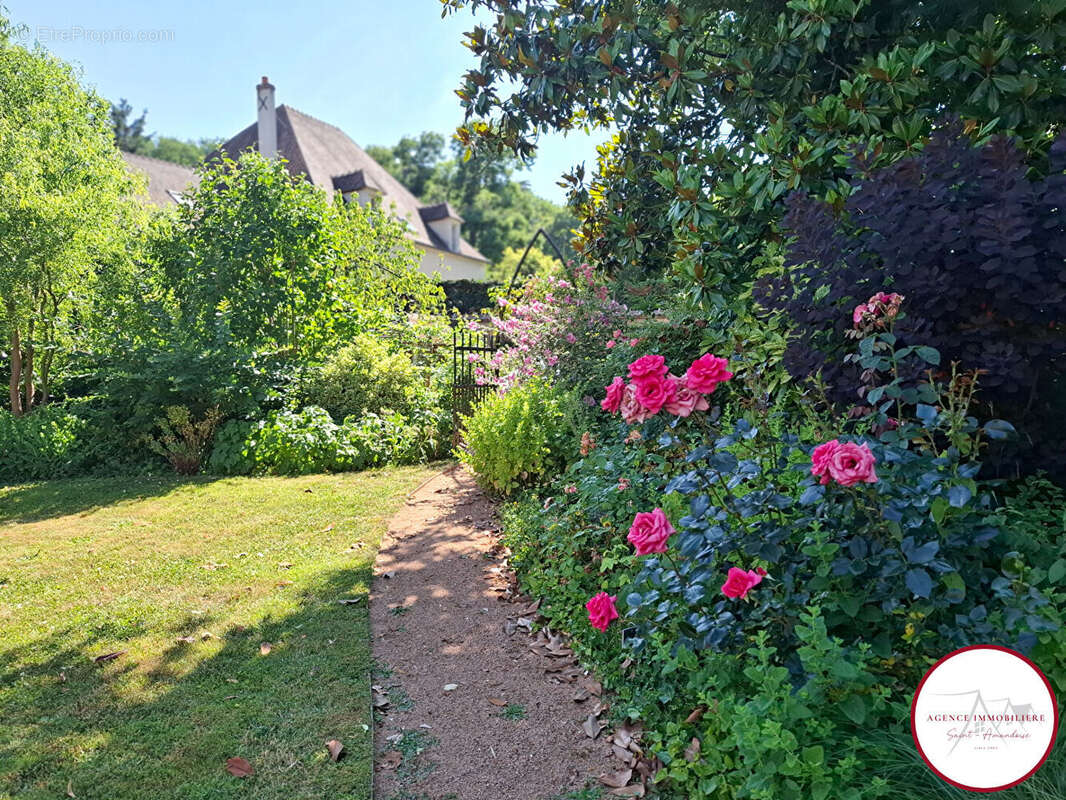 Maison à SAINT-AMAND-MONTROND