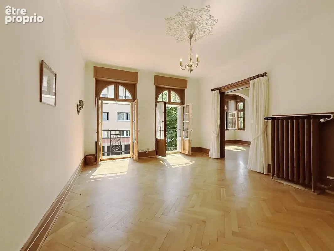 Maison 10 pièces 257 m² à vendre à Strasbourg (67000) - photo 2