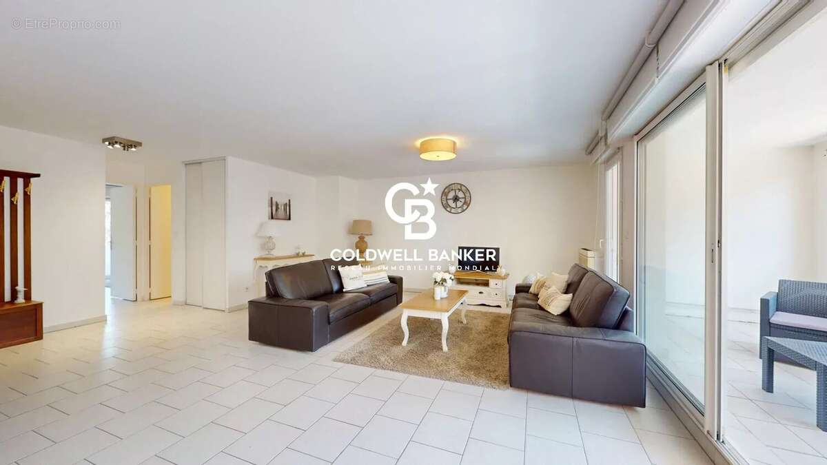 Spacieux appartement avec terrasses et double garage, à deux pas du port et des plages - photo 6