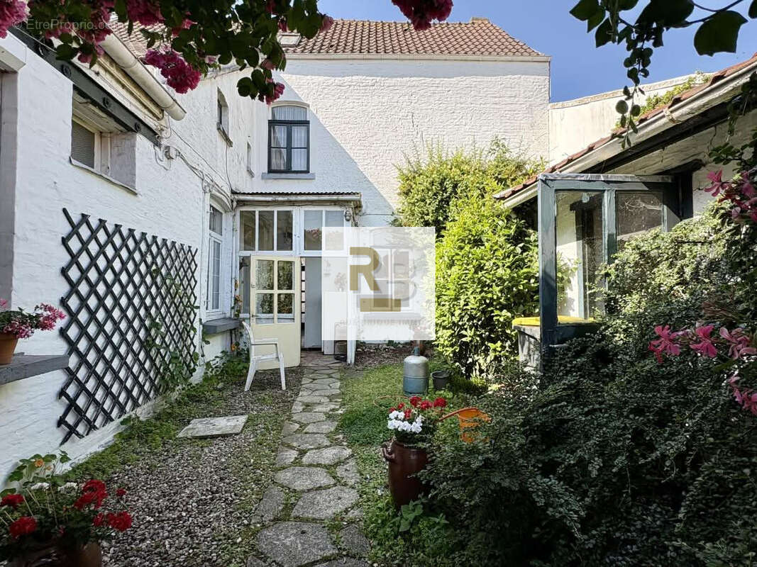 Maison de ville à fort potentiel sur loos en gohelle - photo 2