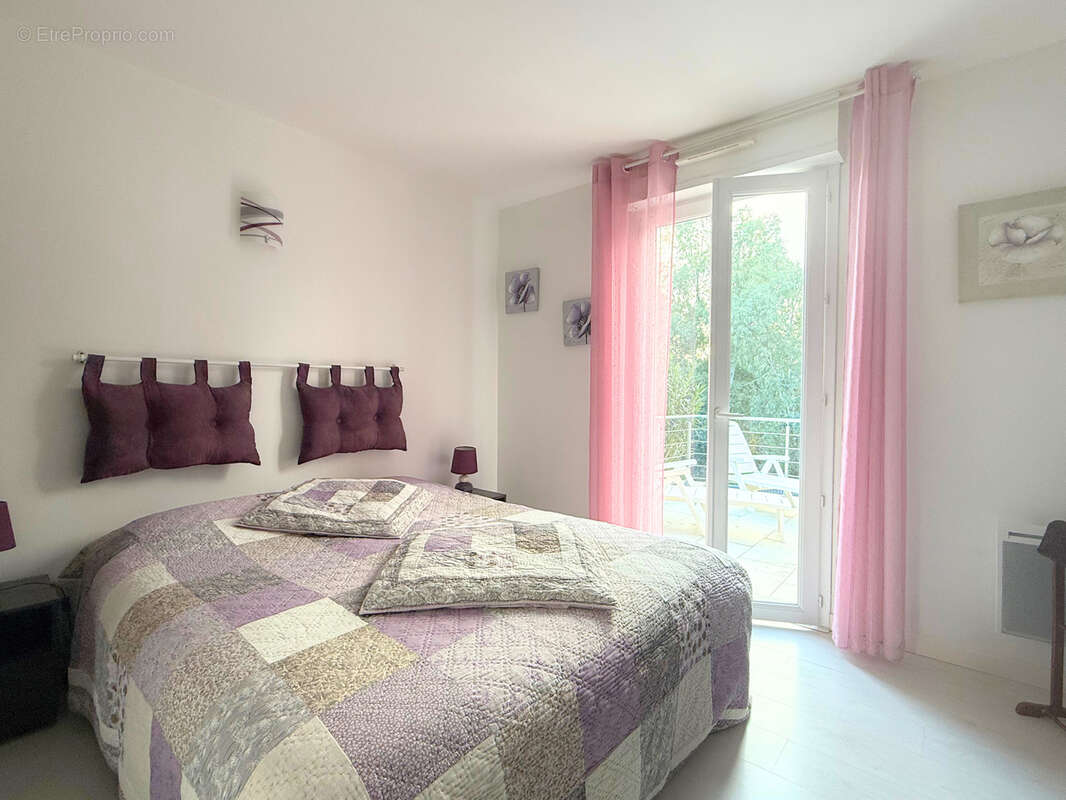 Maison à ROQUEBRUNE-SUR-ARGENS
