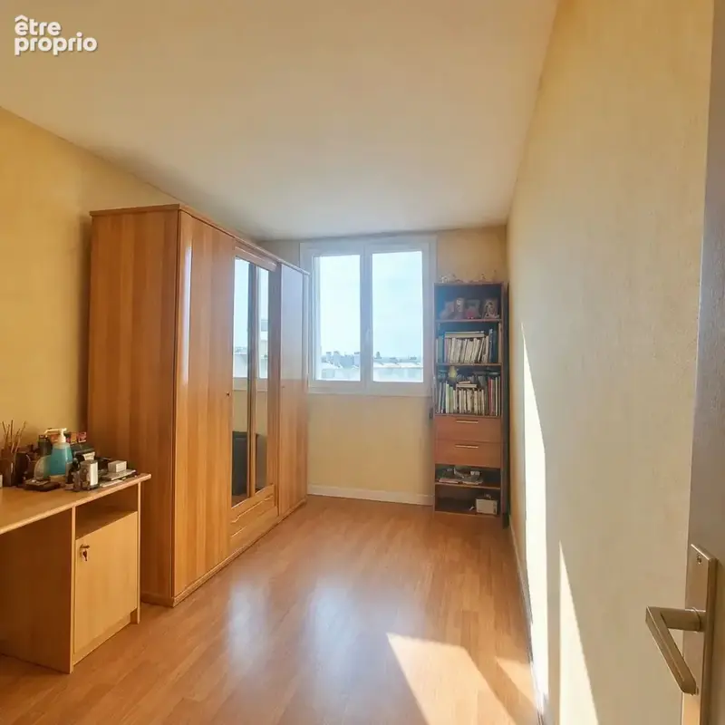 4 pièces Rue Guy Moquet 94500 - photo 3